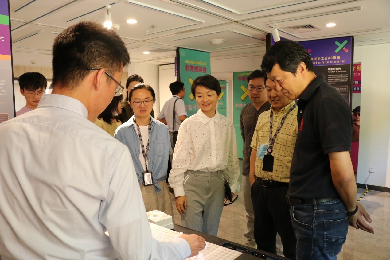 招贤纳士